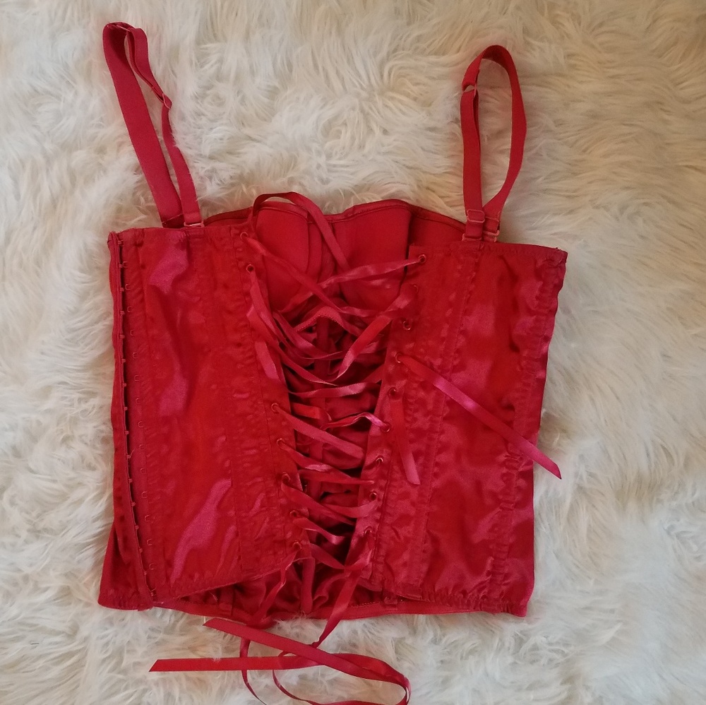 Corset - Picture 2 of 5